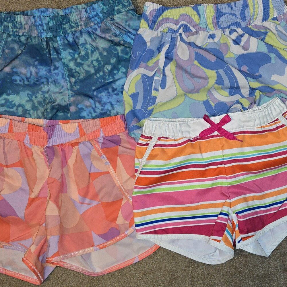 Girl's athletic shorts bundle - M (8)